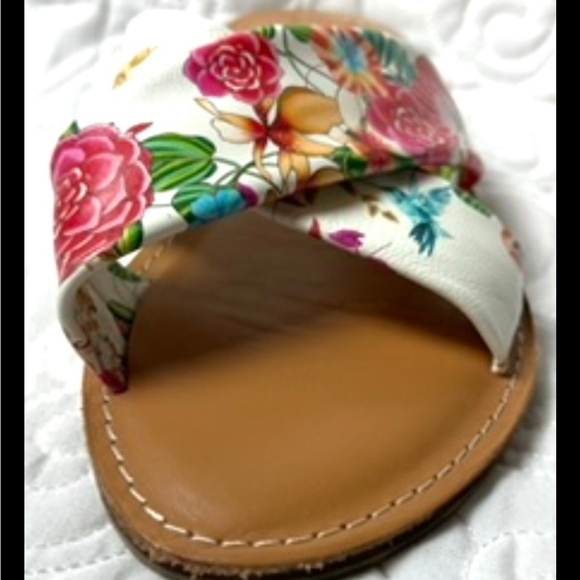 JOHNNY WAS Andra Sandal Floral Leather Slip On Flats Criss Cross Sz 8 - Picture 5 of 8